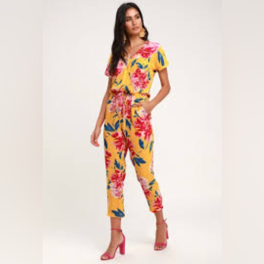 Lulu’s Floral Short Sleeved Jumpsuit Yellow Pink Multi Size Medium